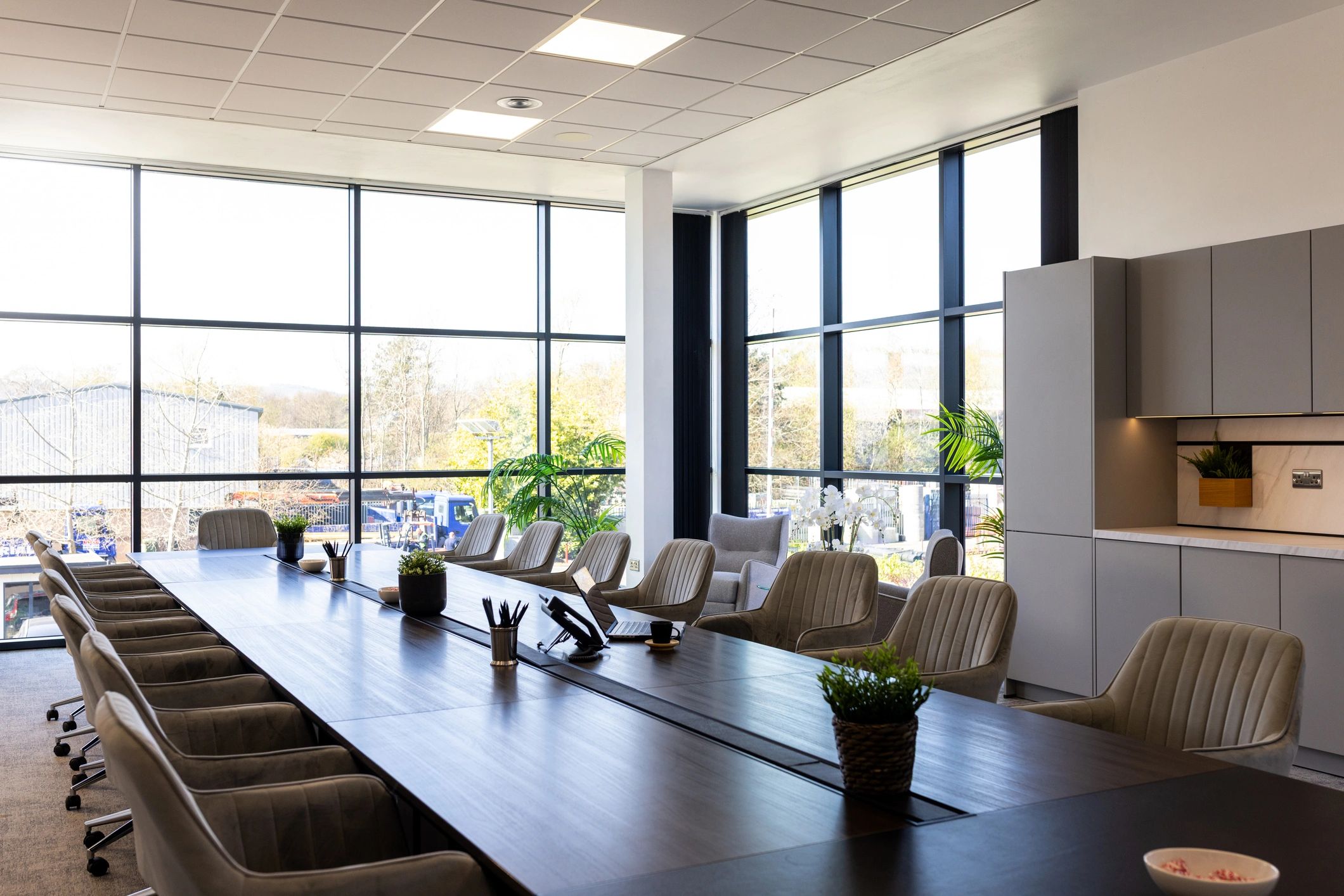 Commercial office interior testimonial reference image